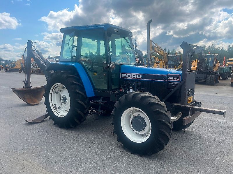 Ford 6640 SL / Kaivuulaite, 4 kauhaa