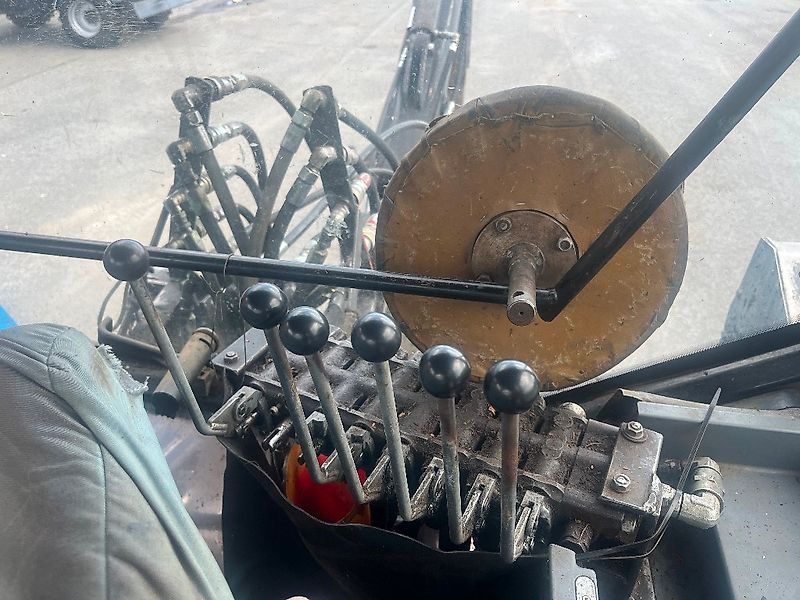 Ford 6640 SL / Kaivuulaite, 4 kauhaa