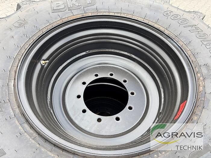 BKT KR 600/70R30