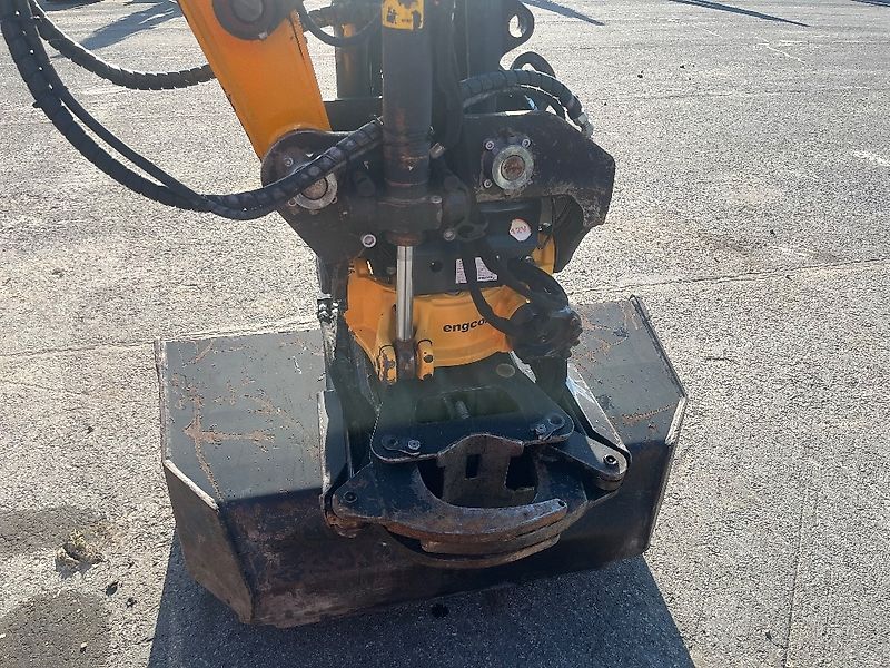 JCB 110 Hydradig / Engcon, 2 kauhaa,