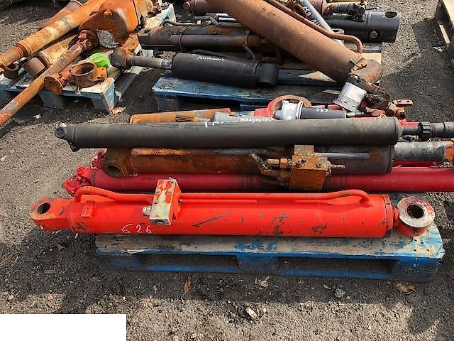 Manitou 628 - Siłownik Hydrauliczny (Części zamienne)