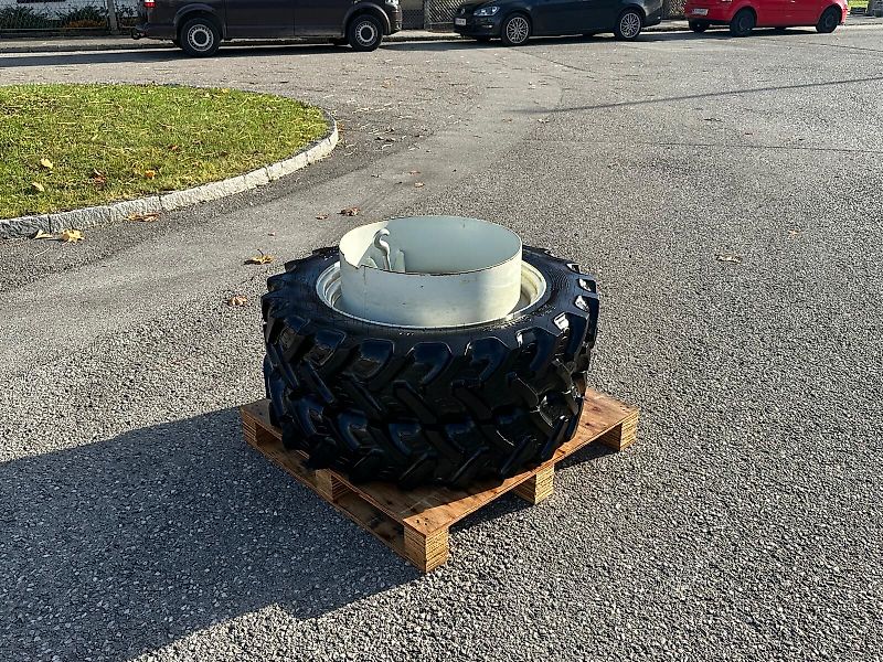 BKT Trinker Zwillingsräder 250/85R28