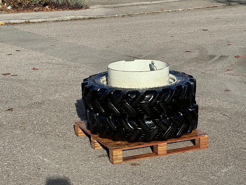 BKT Trinker Zwillingsräder 250/85R28