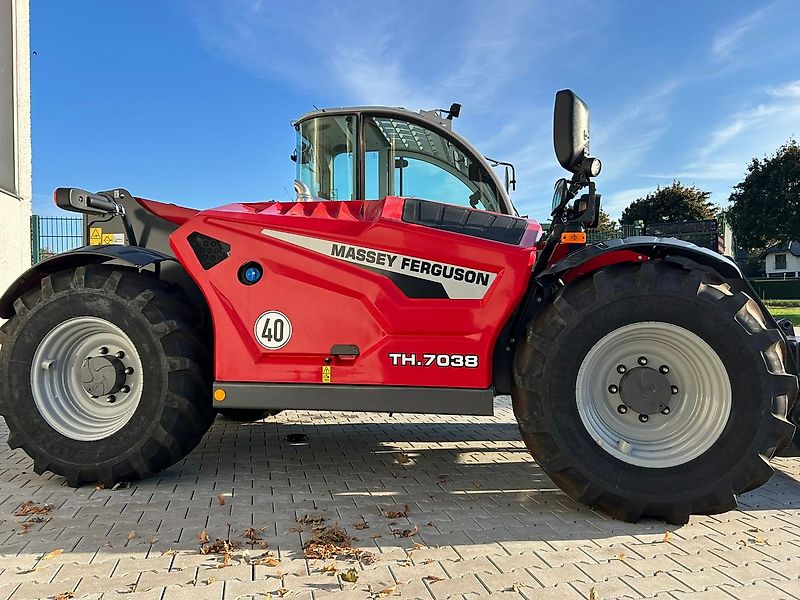 Massey Ferguson TH 7038