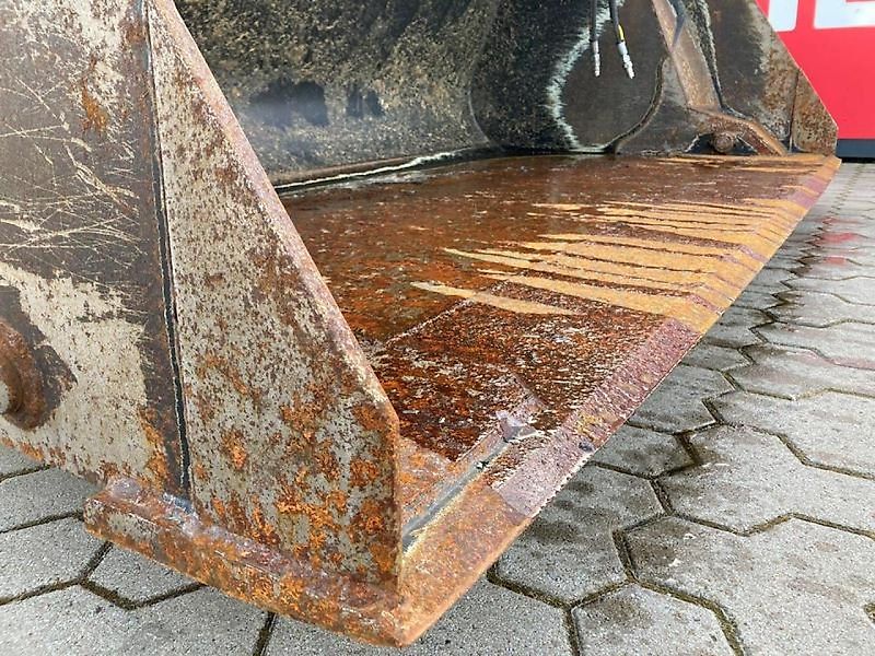 Bressel und Lade HOCHKIPPSCHAUFEL VOLVO, JCB