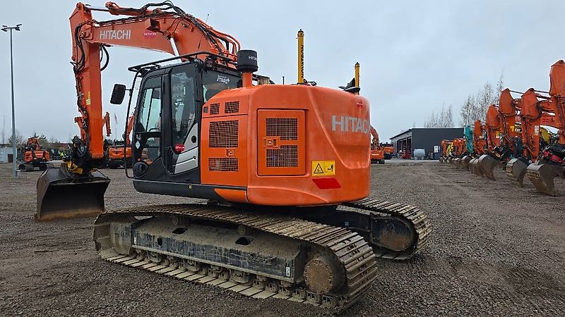 Hitachi ZX 225USLC-6