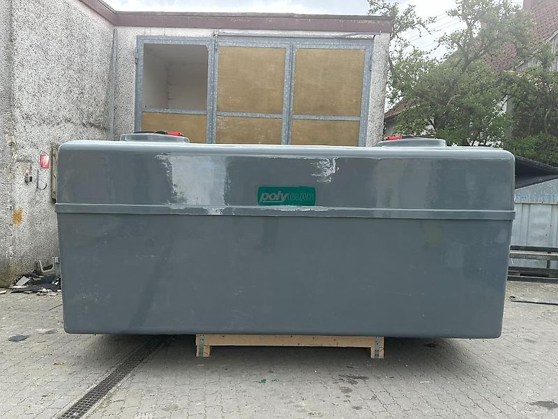 polyGLAS 10000 ltr Koffertank