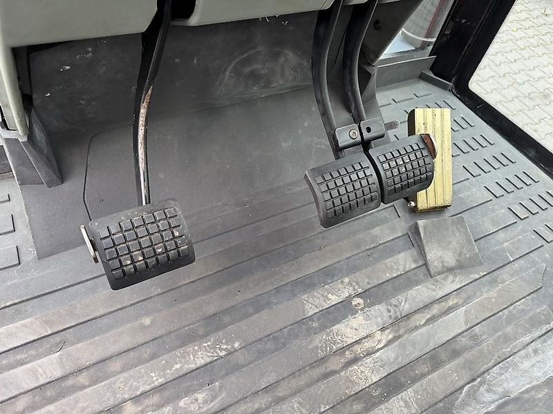 Massey Ferguson 5470 Dyna-4