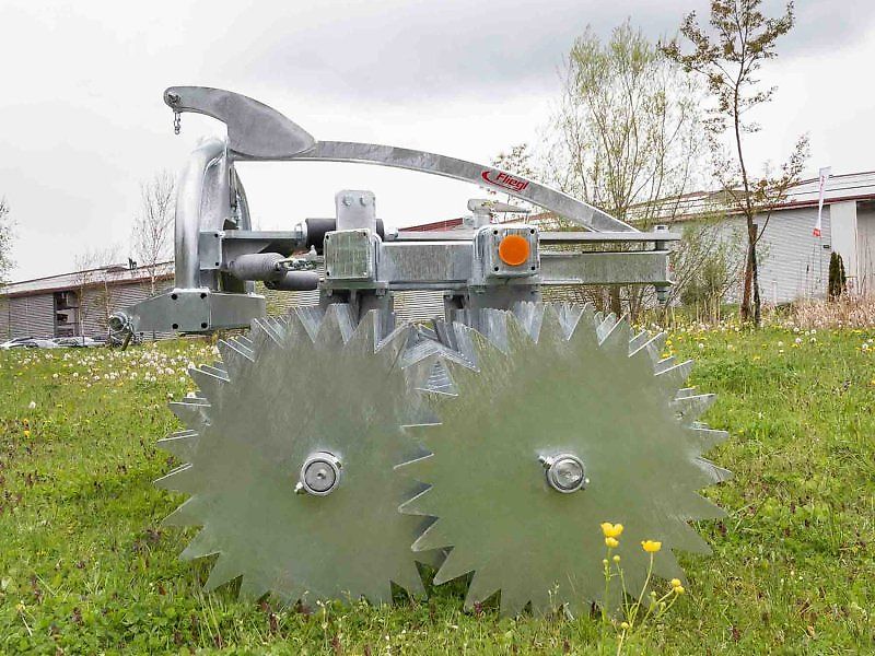 Fliegl Profiwalze 3,0m Frontpacker Lenkbock