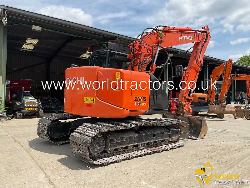 Hitachi ZX135 US-3