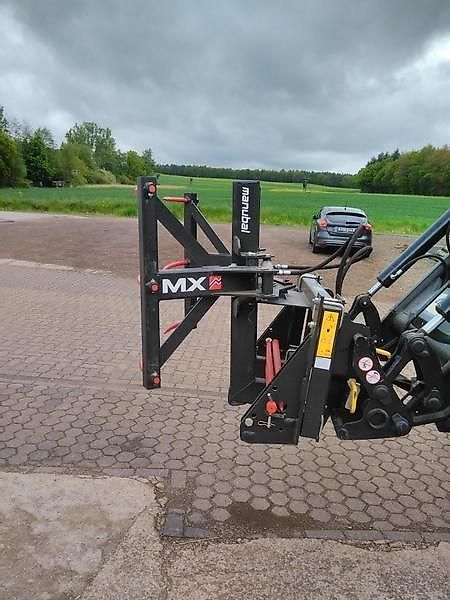 MX Manubal V40