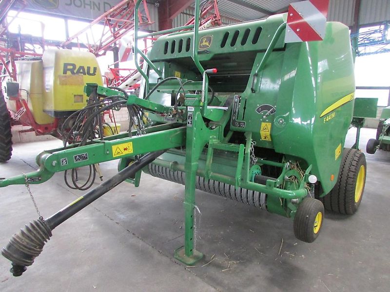 John Deere F 441M