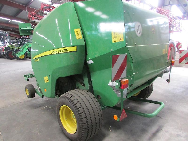 John Deere F 441M