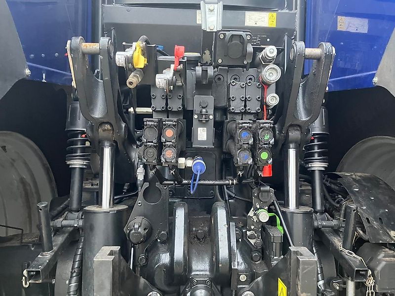 New Holland T7.315 AC BLUEPOWER