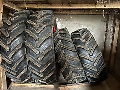 BKT 520/85 R46 - 460/85 R34