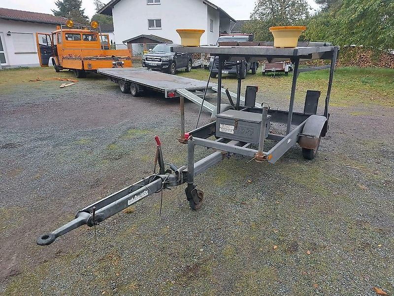 Nissen Verkehrsleittafel Verkehrsleitanhänger Verkehrssicherung