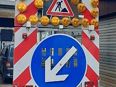 Nissen LED Absperrtafel vz 616 GPS Verkehrsleittafel horizont