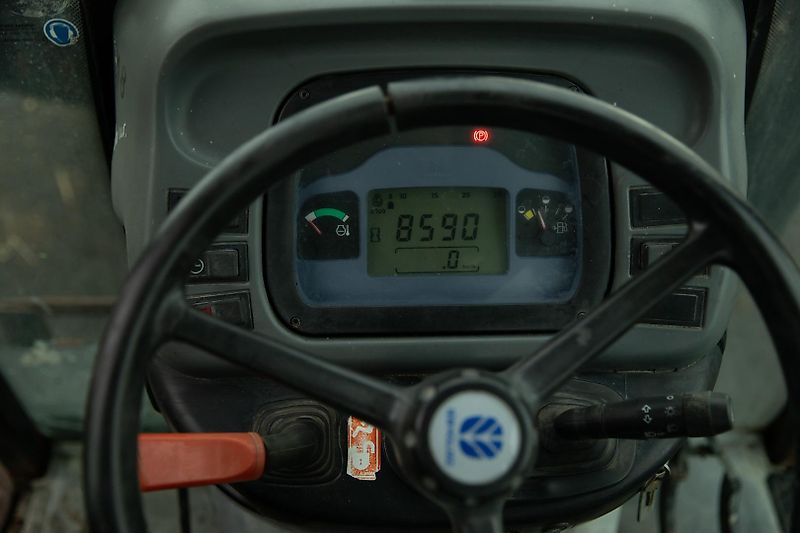New Holland TN95F