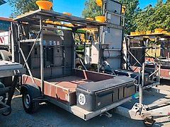 Nissen Absperrtafel VZ616 Verkehrssicherung Verkehrsleittafel Verkehrsleitanhänger Verkehrssicherungsanhänger AMD B3 Funkwarnmeldeanlage Trebbiner Mersch Autobahn