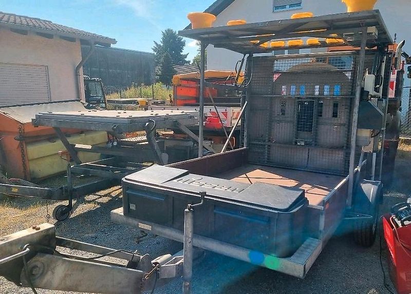 Nissen Absperrtafel VZ616 Verkehrssicherung Verkehrsleittafel Verkehrsleitanhänger Verkehrssicherungsanhänger AMD B3 Funkwarnmeldeanlage Trebbiner Mersch Autobahn