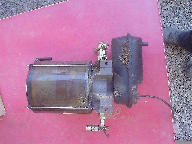 Welger RP245 Zentrale Fettschmierung, Pumpe mit Glasbehälter, Welger-Nr.: 0926.81.40.00