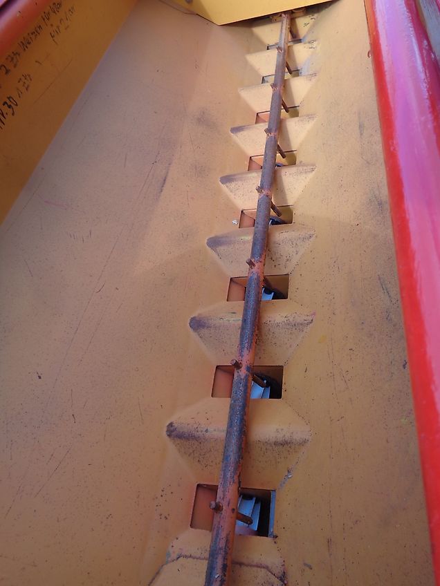 Howard Howard Sämavator 235 cm Arbeitsbreite in Topzustand Frässmesser 100 Prozent mit Pakerwalze ideal zur Direktsaat in Grünland & Ackerland mit Breitsaatausläufen bzw. engen Saatrillen