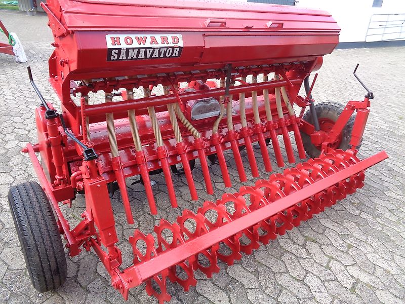 Howard Howard Sämavator 235 cm Arbeitsbreite in Topzustand Frässmesser 100 Prozent mit Pakerwalze ideal zur Direktsaat in Grünland & Ackerland mit Breitsaatausläufen bzw. engen Saatrillen