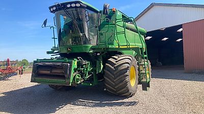 John Deere S690I John Deere S690I
