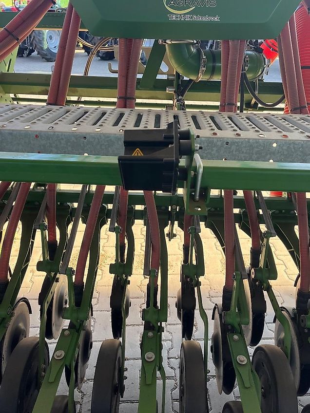 Amazone Amazone Avant 3002 Säschine/ Fronttank Ftender 1600/ Precea 3000-1 Maisleger