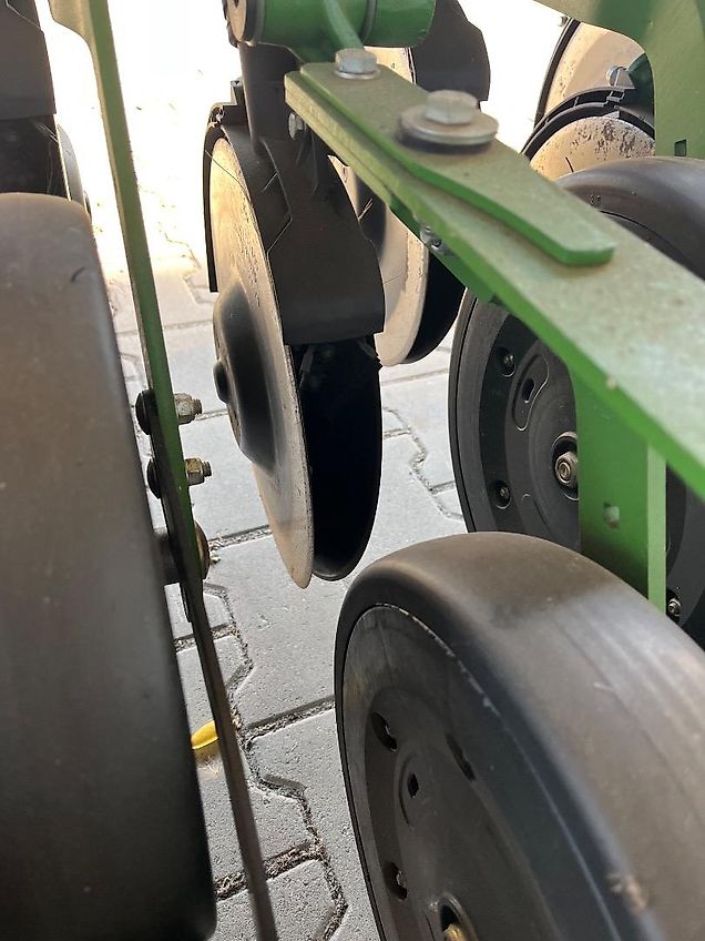 Amazone Amazone Avant 3002 Säschine/ Fronttank Ftender 1600/ Precea 3000-1 Maisleger