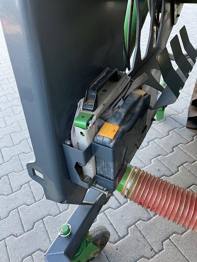 Amazone Amazone Avant 3002 Säschine/ Fronttank Ftender 1600/ Precea 3000-1 Maisleger