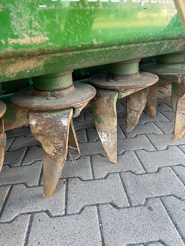 Amazone Amazone Avant 3002 Säschine/ Fronttank Ftender 1600/ Precea 3000-1 Maisleger