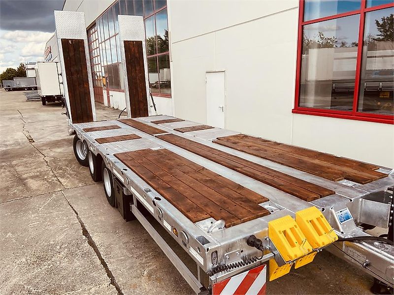 Möslein TT 31 31 t GG Tridem- Tieflader 3 Achs, gelenktNe