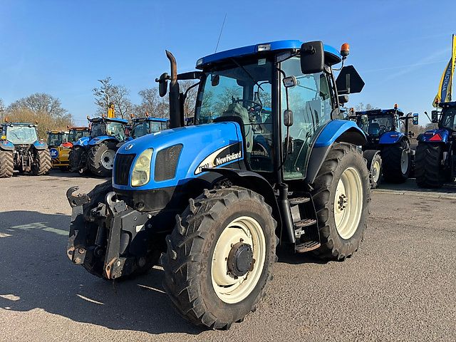 New Holland TS100A