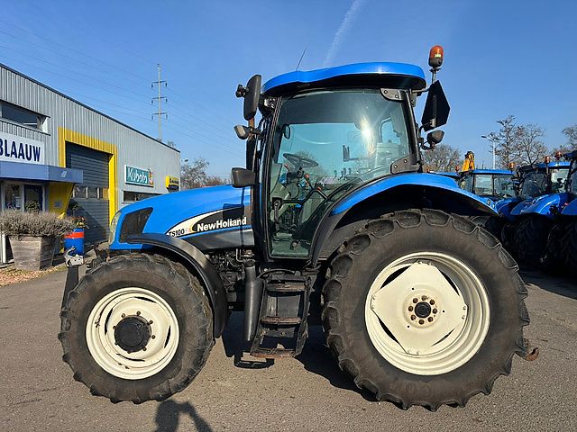 New Holland TS100A
