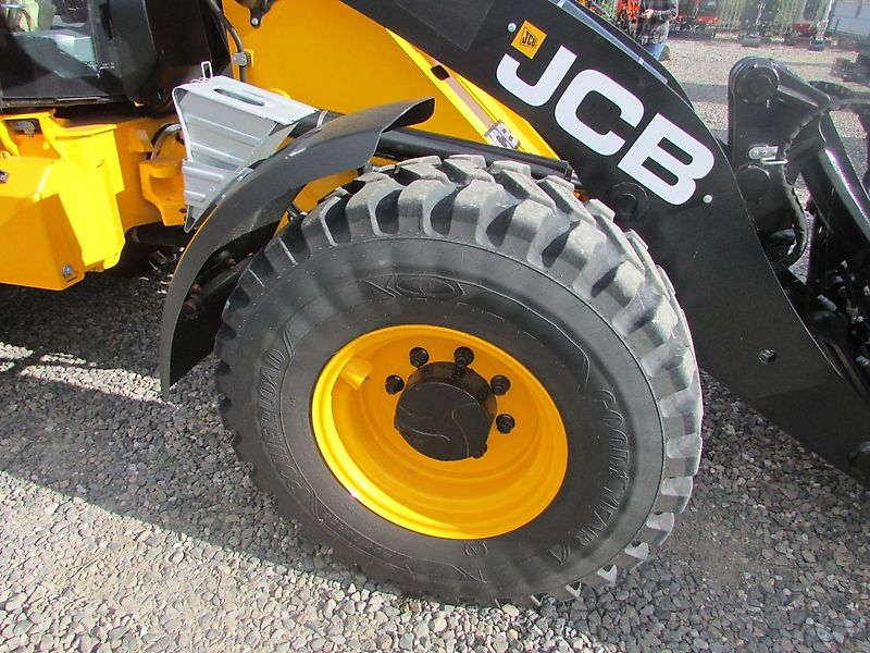 JCB 409 Radlader mit Schaufel und Gabel
