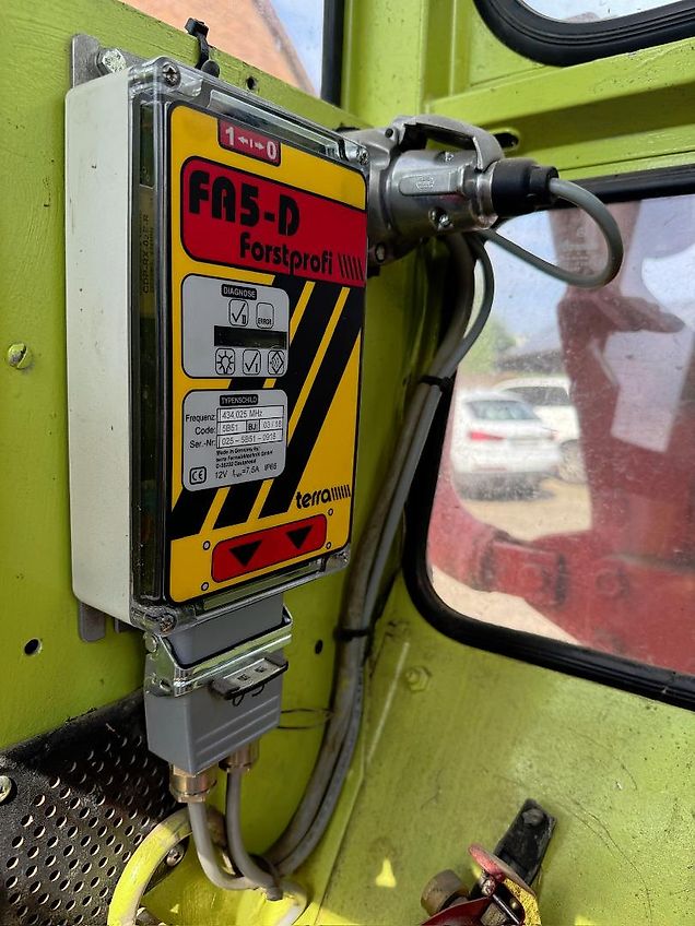 Mercedes-Benz MB Trac 800 mit Werner Forstausstattung, BJ 1991, Selbstbau-HH, Funkfernbedienung, Seile neuwertig, alle Kupplungen 400 Stunden, technisch guter Zustand