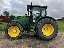 John Deere 6215R