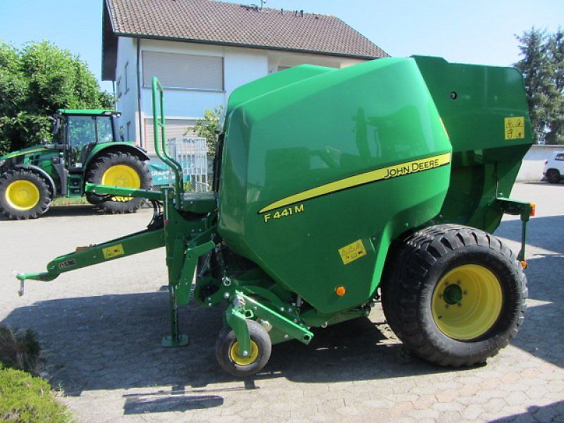 John Deere F441M