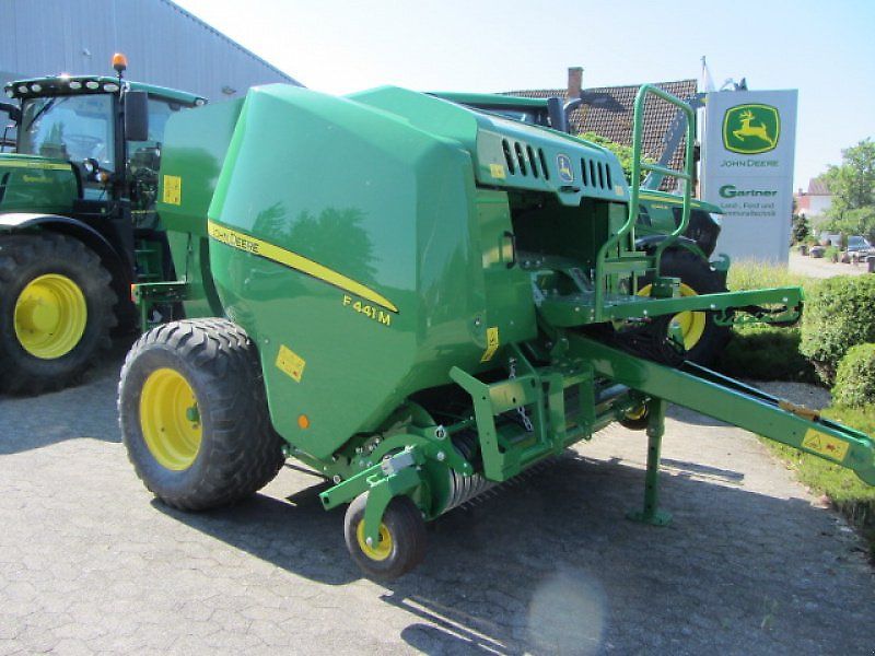 John Deere F441M