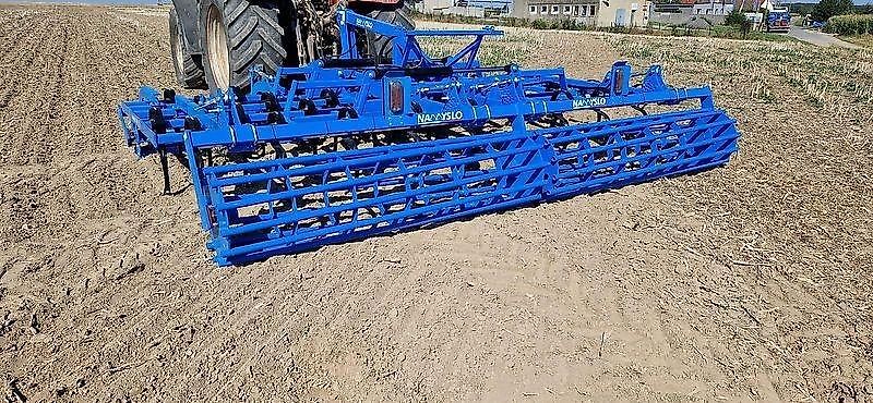 Namyslo Saatbeetbereitung / Seedbed cultivator / Combiné de préparation / Argegat para cultivo poco profundo / Argegat do płytkiej uprawy Organic 5 m