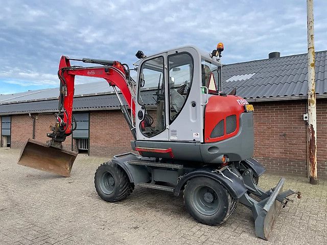 Neuson 6503 WD Bandenkraan