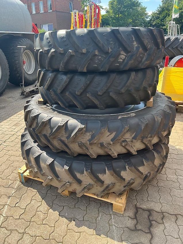 BKT 340/85-48 und 320/85-32