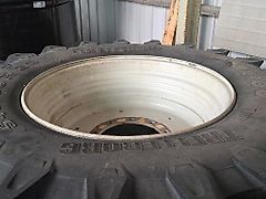 Treleborg 650/65R42+540/65R30