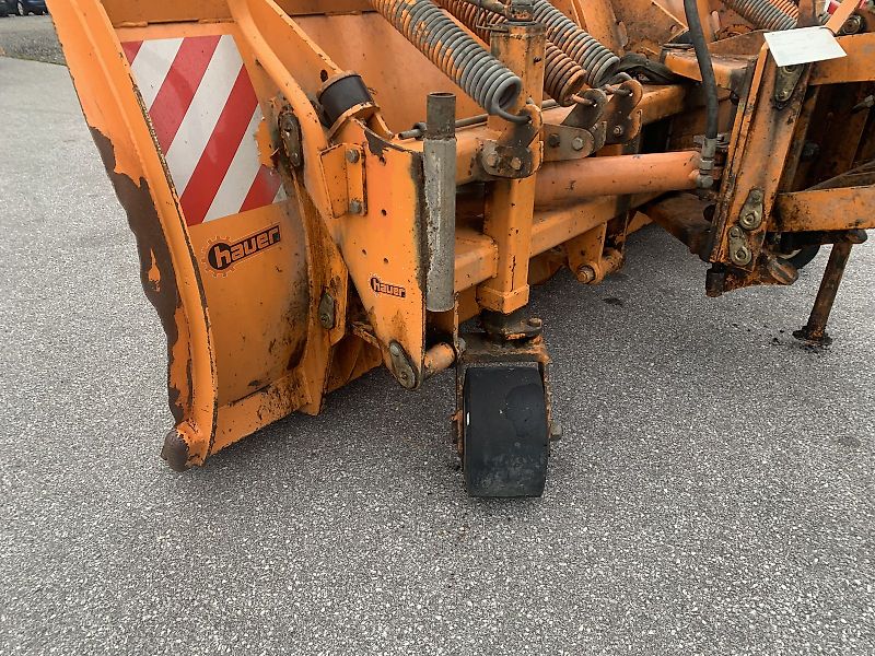 Hauer Schneepflug SRS 2600