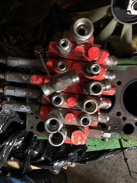 Manitou 626 | 628 - Rozdzielacz Hydrauliczny (Części zamienne)