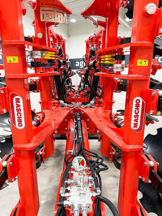 Gaspardo Dracula Hydro F 430 4.3 m folding frame cultivator, ad. depth adjustment