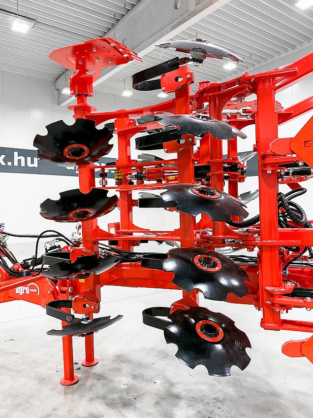 Gaspardo Dracula Hydro F 430 4.3 m folding frame cultivator, ad. depth adjustment