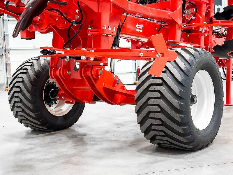 Gaspardo Dracula Hydro F 430 4.3 m folding frame cultivator, ad. depth adjustment