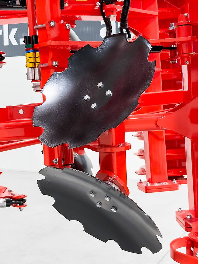 Gaspardo Dracula Hydro F 430 4.3 m folding frame cultivator, ad. depth adjustment